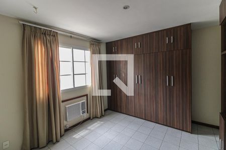 Apartamento à venda com 80m², 2 quartos e 2 vagasSuíte