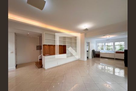 Sala de casa de condomínio para alugar com 4 quartos, 300m² em Chácara Monte Alegre, São Paulo