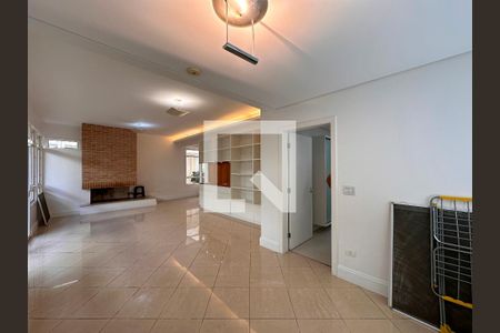 Sala de casa de condomínio para alugar com 4 quartos, 300m² em Chácara Monte Alegre, São Paulo