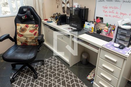 Casa à venda com 250m², 5 quartos e 3 vagasQuarto 1 Armários / Escritório