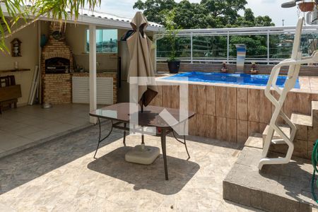 Casa à venda com 250m², 5 quartos e 3 vagasChurraqueira / piscina