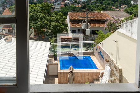 Casa à venda com 250m², 5 quartos e 3 vagas Casa à venda com 250m², 5 quartos e 3 vagasQuarto 5 Suite  - Vista da Janela
