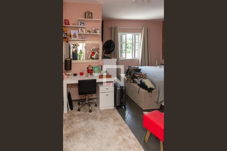 Casa à venda com 250m², 5 quartos e 3 vagasQuarto 5 Suite - Armários