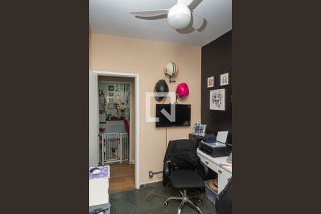 Casa à venda com 250m², 5 quartos e 3 vagasQuarto 1 Armários / Escritório