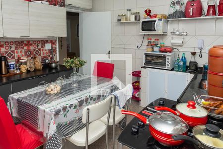 Casa à venda com 250m², 5 quartos e 3 vagasCopa-Cozinha