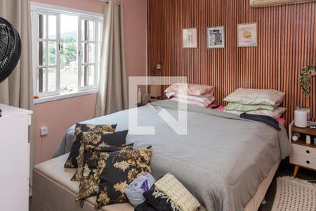 Casa à venda com 250m², 5 quartos e 3 vagasQuarto 5 Suite - Armários