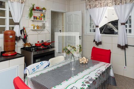 Casa à venda com 250m², 5 quartos e 3 vagasCopa-Cozinha