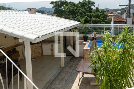 Casa à venda com 250m², 5 quartos e 3 vagasChurraqueira / piscina