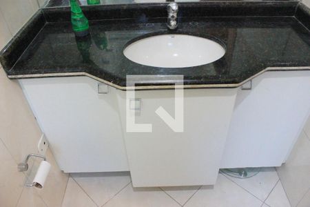 Casa à venda com 166m², 3 quartos e 3 vagasBanheiro do Quarto 2