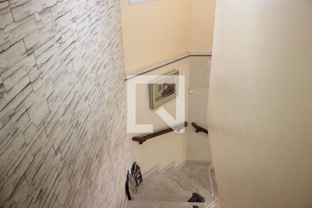 Casa à venda com 166m², 3 quartos e 3 vagasEscada