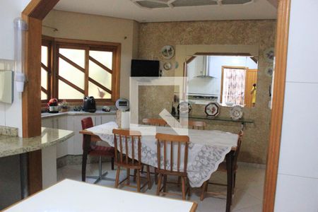 Casa à venda com 166m², 3 quartos e 3 vagasCozinha