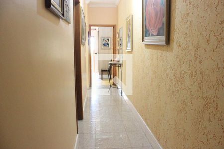 Casa à venda com 166m², 3 quartos e 3 vagasCorredor 