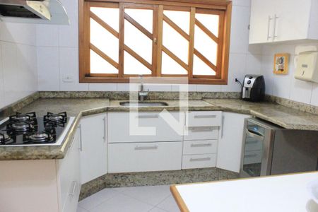 Casa à venda com 166m², 3 quartos e 3 vagasCozinha