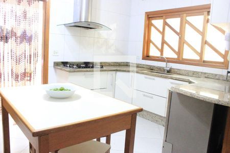 Casa à venda com 166m², 3 quartos e 3 vagasCozinha