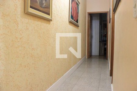 Casa à venda com 166m², 3 quartos e 3 vagasCorredor 