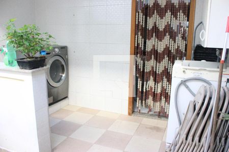 Casa à venda com 166m², 3 quartos e 3 vagasLavanderia