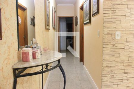 Casa à venda com 166m², 3 quartos e 3 vagasCorredor 