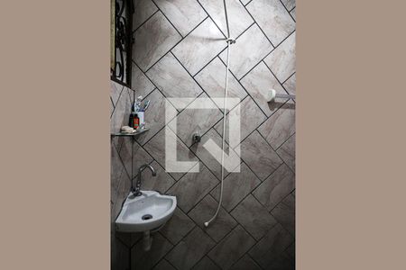 Casa à venda com 250m², 2 quartos e 4 vagas Casa à venda com 250m², 2 quartos e 4 vagasBanheiro Quarto / Sala