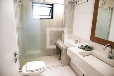 Casa à venda com 250m², 2 quartos e 4 vagas Casa à venda com 250m², 2 quartos e 4 vagasBanheiro