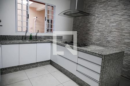 Casa à venda com 250m², 2 quartos e 4 vagas Casa à venda com 250m², 2 quartos e 4 vagasCozinha