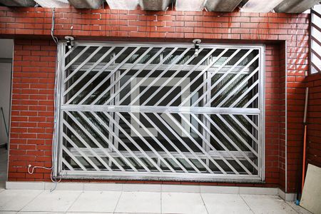 Casa à venda com 250m², 2 quartos e 4 vagas Casa à venda com 250m², 2 quartos e 4 vagasGaragem