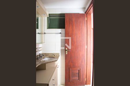 Apartamento à venda com 62m², 2 quartos e 2 vagas Apartamento à venda com 62m², 2 quartos e 2 vagasBanheiro social