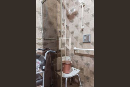 Casa à venda com 287m², 3 quartos e 4 vagasBanheiro 2