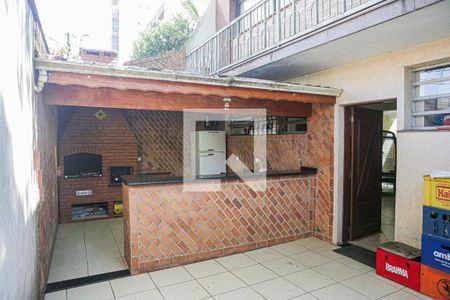 Casa à venda com 247m², 3 quartos e 6 vagas Casa à venda com 247m², 3 quartos e 6 vagasChurrasqueira - Quintal