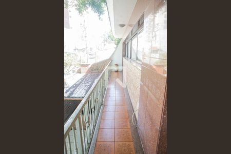 Casa à venda com 247m², 3 quartos e 6 vagas Casa à venda com 247m², 3 quartos e 6 vagasCorredor