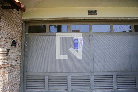 Casa à venda com 247m², 3 quartos e 6 vagas Casa à venda com 247m², 3 quartos e 6 vagasFachada