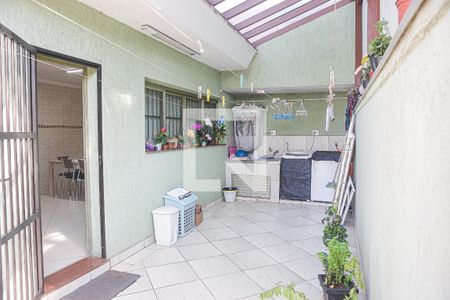 Casa à venda com 247m², 3 quartos e 6 vagas Casa à venda com 247m², 3 quartos e 6 vagasÁrea de Serviço - Quintal