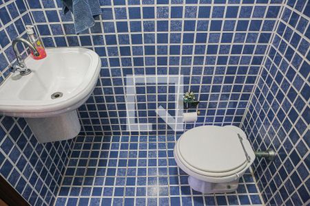 Casa à venda com 247m², 3 quartos e 6 vagas Casa à venda com 247m², 3 quartos e 6 vagasBanheiro - Garagem