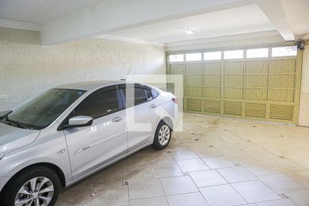 Casa à venda com 247m², 3 quartos e 6 vagas Casa à venda com 247m², 3 quartos e 6 vagasGaragem