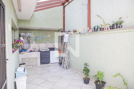 Casa à venda com 247m², 3 quartos e 6 vagas Casa à venda com 247m², 3 quartos e 6 vagasÁrea de Serviço - Quintal