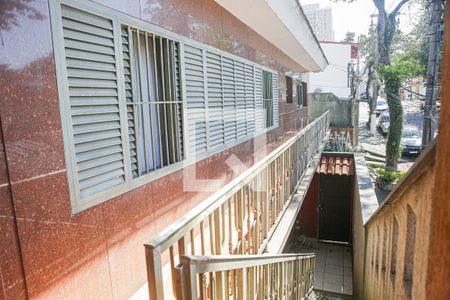 Casa à venda com 247m², 3 quartos e 6 vagas Casa à venda com 247m², 3 quartos e 6 vagasEscada - Quintal