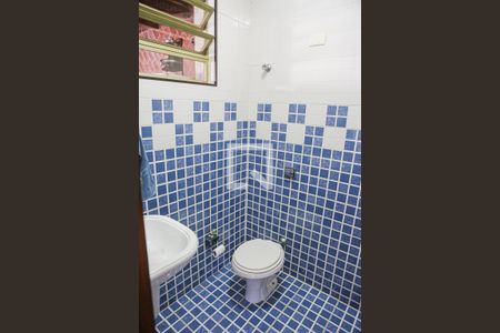 Casa à venda com 247m², 3 quartos e 6 vagas Casa à venda com 247m², 3 quartos e 6 vagasBanheiro - Garagem