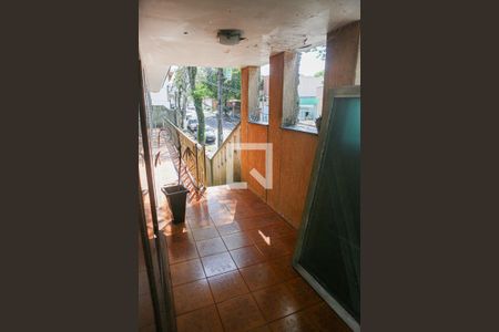 Casa à venda com 247m², 3 quartos e 6 vagas Casa à venda com 247m², 3 quartos e 6 vagasEscada - Quintal