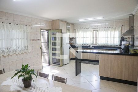 Casa à venda com 247m², 3 quartos e 6 vagas Casa à venda com 247m², 3 quartos e 6 vagasCozinha - Sala de Jantar