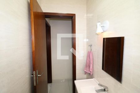 Casa à venda com 116m², 3 quartos e 2 vagasBanheiro 1