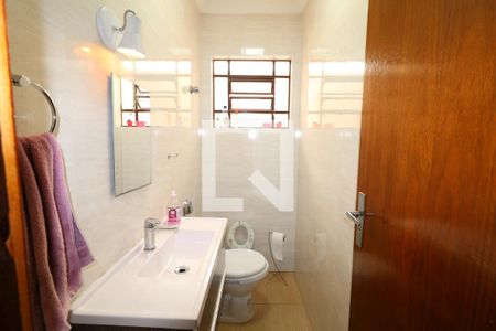 Casa à venda com 116m², 3 quartos e 2 vagasBanheiro 1