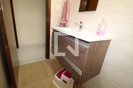 Casa à venda com 116m², 3 quartos e 2 vagasBanheiro 1