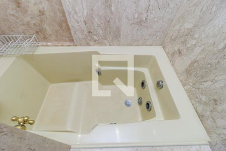 Apartamento à venda com 160m², 3 quartos e 2 vagasSuíte - Banheiro