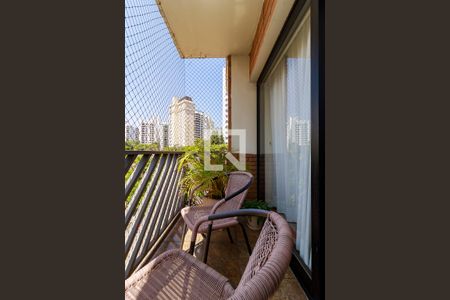 Apartamento à venda com 160m², 3 quartos e 2 vagasSala - Varanda