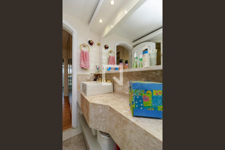 Apartamento à venda com 160m², 3 quartos e 2 vagasSuíte - Banheiro