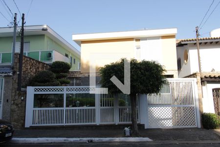 Casa à venda com 320m², 3 quartos e 3 vagasFachada da casa