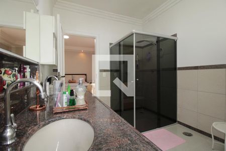 Casa à venda com 320m², 3 quartos e 3 vagasbanheiro do Quarto 2 - suíte