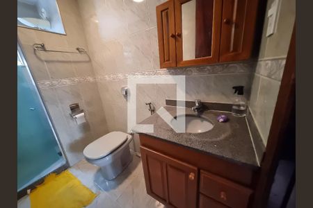 Banheiro de apartamento para alugar com 3 quartos, 63m² em Vaz Lobo, Rio de Janeiro