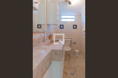 Casa à venda com 232m², 4 quartos e 6 vagasLavabo 2