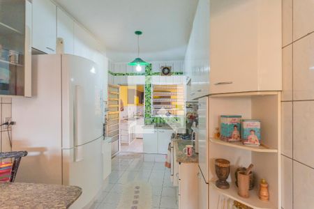 Casa à venda com 232m², 4 quartos e 6 vagasCozinha