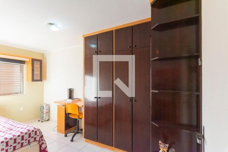 Casa à venda com 232m², 4 quartos e 6 vagasQuarto 3